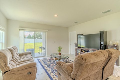 Casa en venta en Haines City, Florida, 3 dormitorios, 137.5 m2 № 1857666 - foto 4