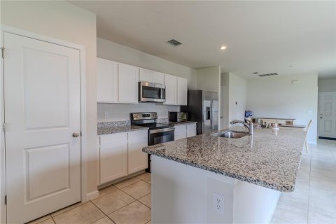 Casa en venta en Haines City, Florida, 3 dormitorios, 137.5 m2 № 1857666 - foto 8