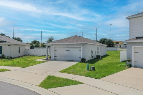 Casa en venta en Haines City, Florida, 3 dormitorios, 137.5 m2 № 1857666 - foto 19