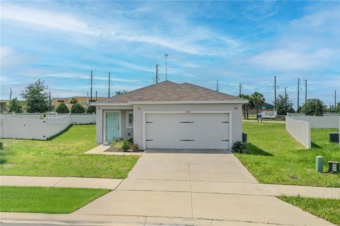 Casa en venta en Haines City, Florida, 3 dormitorios, 137.5 m2 № 1857666 - foto 1