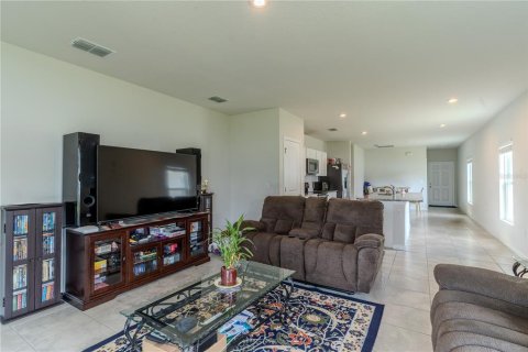 Casa en venta en Haines City, Florida, 3 dormitorios, 137.5 m2 № 1857666 - foto 2