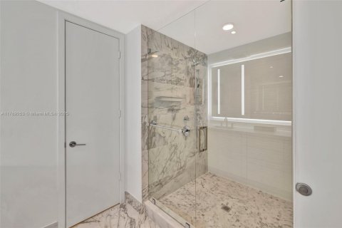 Condo in Fort Lauderdale, Florida, 3 bedrooms  № 1695776 - photo 23