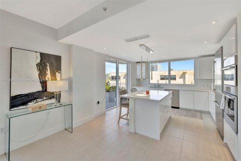 Condo in Fort Lauderdale, Florida, 3 bedrooms  № 1695776 - photo 13