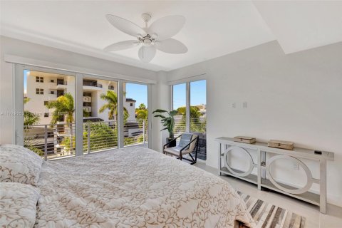 Condo in Fort Lauderdale, Florida, 3 bedrooms  № 1695776 - photo 20