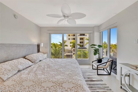 Condo in Fort Lauderdale, Florida, 3 bedrooms  № 1695776 - photo 19