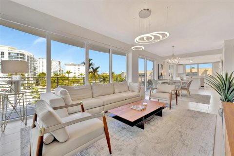 Condo in Fort Lauderdale, Florida, 3 bedrooms  № 1695776 - photo 9