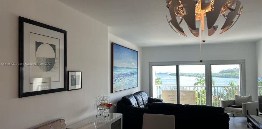 Studio à Sunny Isles Beach, Floride № 1766915