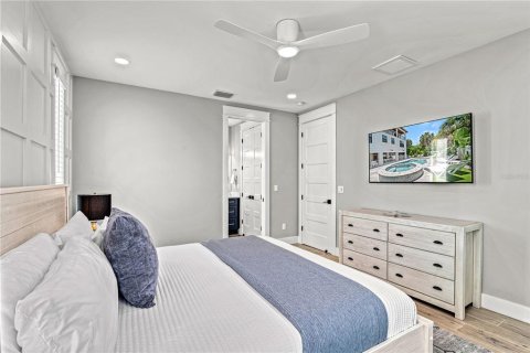 House in Sarasota, Florida 7 bedrooms, 390 sq.m. № 2118429 - photo 30