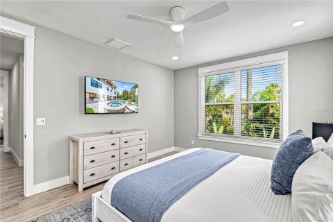 House in Sarasota, Florida 7 bedrooms, 390 sq.m. № 2118429 - photo 28