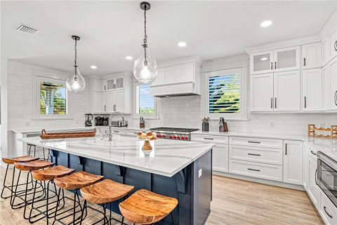 House in Sarasota, Florida 7 bedrooms, 390 sq.m. № 2118429 - photo 6