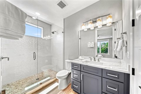 House in Sarasota, Florida 7 bedrooms, 390 sq.m. № 2118429 - photo 27
