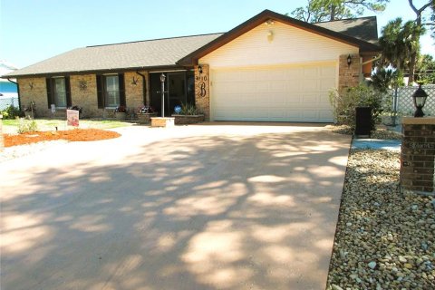 Villa ou maison à vendre à North Port, Floride: 3 chambres, 150.22 m2 № 2142512 - photo 2