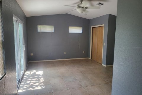 Villa ou maison à louer à Port Charlotte, Floride: 3 chambres, 122.54 m2 № 2167855 - photo 4