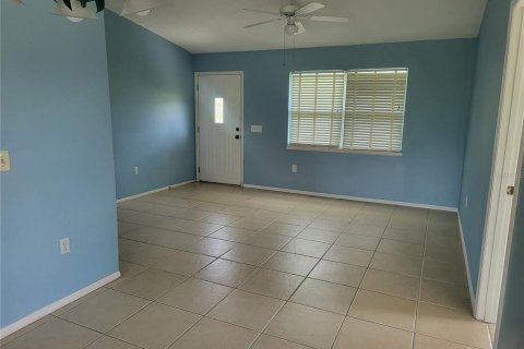 Villa ou maison à louer à Port Charlotte, Floride: 3 chambres, 122.54 m2 № 2167855 - photo 7