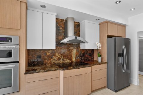 Casa en venta en North Miami Beach, Florida, 4 dormitorios, 349.78 m2 № 2040006 - foto 10