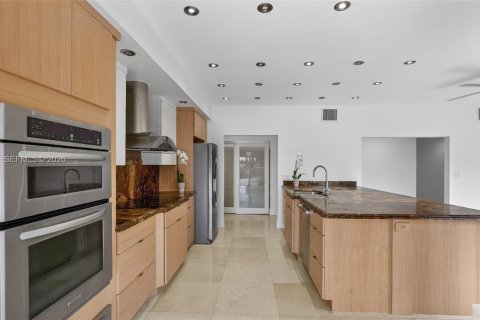 Casa en venta en North Miami Beach, Florida, 4 dormitorios, 349.78 m2 № 2040006 - foto 11