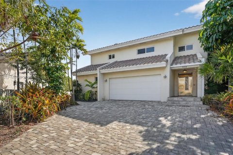 Casa en venta en North Miami Beach, Florida, 4 dormitorios, 349.78 m2 № 2040006 - foto 5