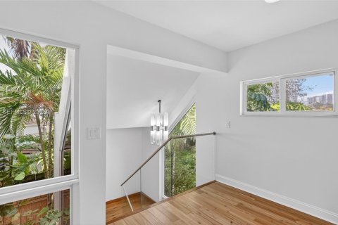 Casa en venta en North Miami Beach, Florida, 4 dormitorios, 349.78 m2 № 2040006 - foto 20