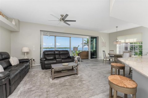 Condo in Englewood, Florida, 2 bedrooms  № 1636764 - photo 5