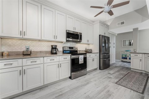 Condo in Englewood, Florida, 2 bedrooms  № 1636764 - photo 24