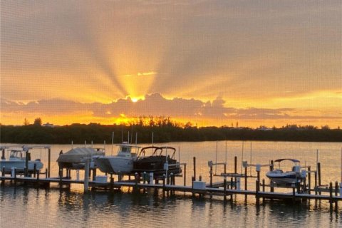 Condo in Englewood, Florida, 2 bedrooms  № 1636764 - photo 15