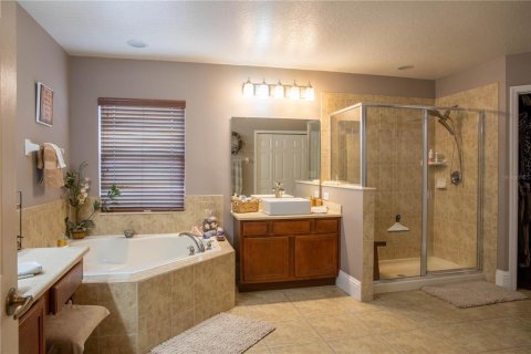 House in Casselberry, Florida 4 bedrooms, 347.83 sq.m. № 2429201 - photo 21