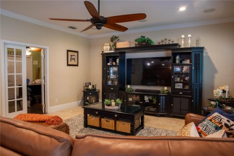 House in Casselberry, Florida 4 bedrooms, 347.83 sq.m. № 2429201 - photo 14