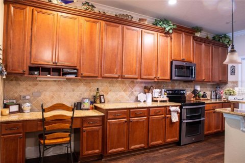 House in Casselberry, Florida 4 bedrooms, 347.83 sq.m. № 2429201 - photo 9