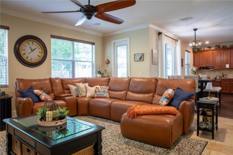 House in Casselberry, Florida 4 bedrooms, 347.83 sq.m. № 2429201 - photo 13