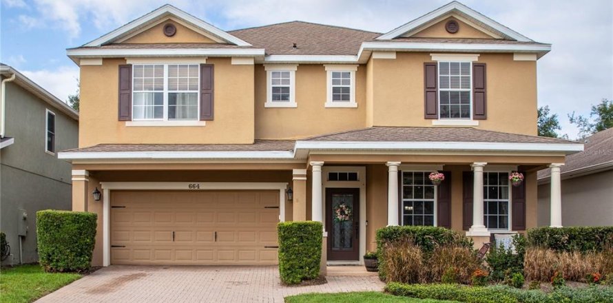 House in Casselberry, Florida 4 bedrooms, 347.83 sq.m. № 2429201