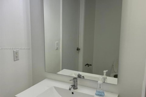 Copropriété à vendre à Miami, Floride: 1 chambre, 70.98 m2 № 1973917 - photo 7