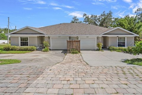 Commercial property in Clermont, Florida 6 bedrooms, 234.11 sq.m. № 1837859 - photo 1