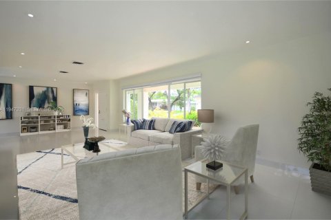 House in Coral Gables, Florida 3 bedrooms, 159.79 sq.m. № 2003373 - photo 2