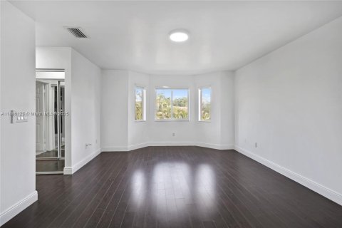 House in Davie, Florida 4 bedrooms, 235.41 sq.m. № 1932343 - photo 20