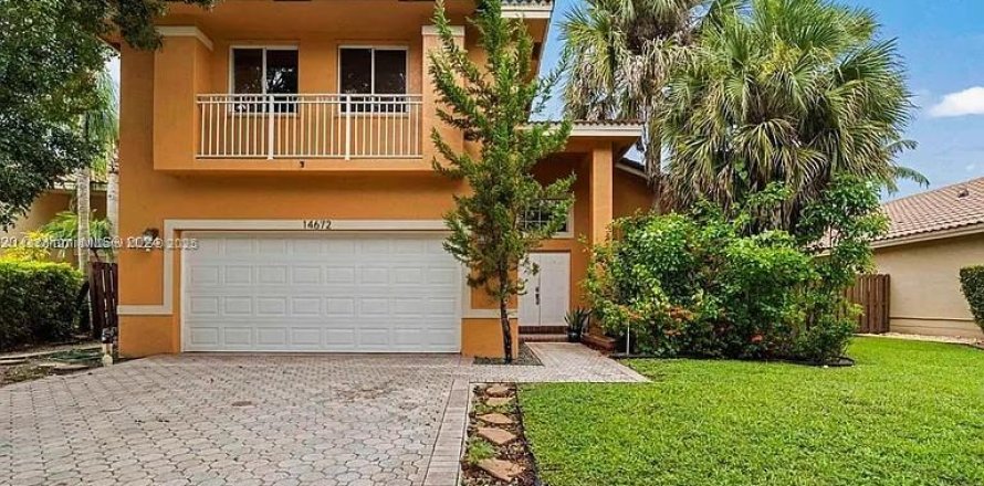 Casa en Davie, Florida 4 dormitorios, 235.41 m2 № 1932343
