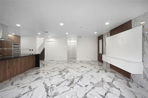 Купить виллу или дом в Дейви, Флорида 4 спальни, 235.41м2, № 1932343 - фото 9