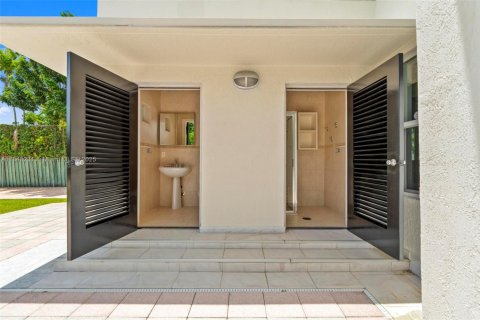 Casa en venta en South Miami, Florida, 5 dormitorios, 528.89 m2 № 1848893 - foto 19