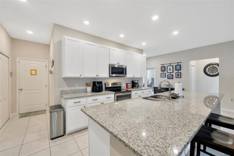Villa ou maison à vendre à Fruitland Park, Floride: 4 chambres, 213.3 m2 № 1745491 - photo 8