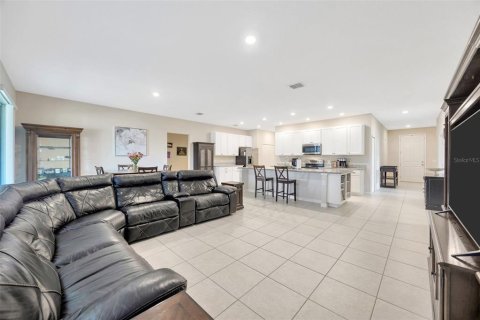 Villa ou maison à vendre à Fruitland Park, Floride: 4 chambres, 213.3 m2 № 1745491 - photo 5