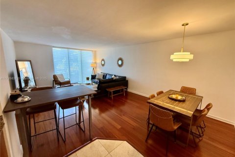 Copropriété à louer à Bal Harbour, Floride: 2 chambres, 98.1 m2 № 1485569 - photo 13
