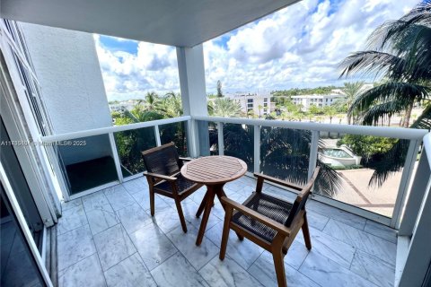 Copropriété à louer à Bal Harbour, Floride: 2 chambres, 98.1 m2 № 1485569 - photo 20