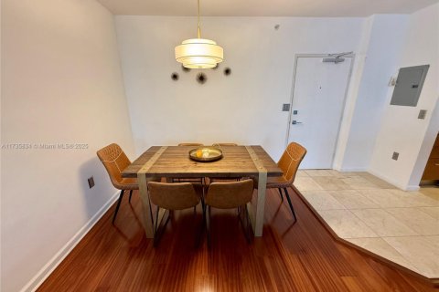 Copropriété à louer à Bal Harbour, Floride: 2 chambres, 98.1 m2 № 1485569 - photo 16