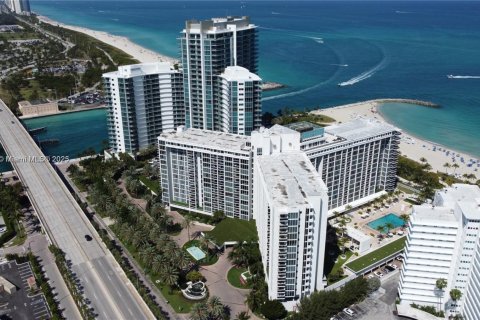 Copropriété à louer à Bal Harbour, Floride: 2 chambres, 98.1 m2 № 1485569 - photo 3