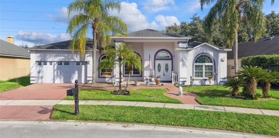 Villa ou maison à Oviedo, Floride 4 chambres, 281.31 m2 № 2150222