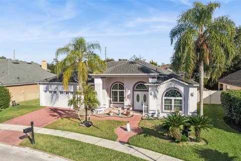 Villa ou maison à vendre à Oviedo, Floride: 4 chambres, 281.31 m2 № 2150222 - photo 2