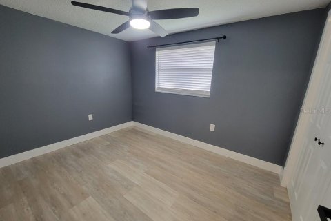 Casa en alquiler en New Port Richey, Florida, 2 dormitorios, 67.08 m2 № 2113520 - foto 12