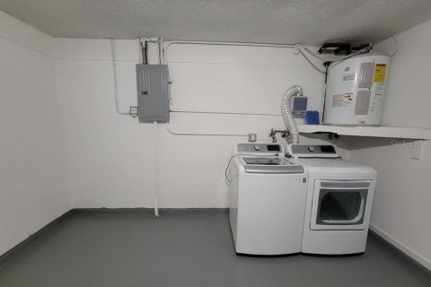 Casa en alquiler en New Port Richey, Florida, 2 dormitorios, 67.08 m2 № 2113520 - foto 21