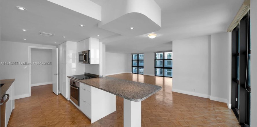 Condominio en Key Biscayne, Florida, 2 dormitorios  № 1968767