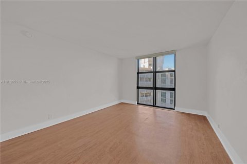 Condominio en alquiler en Key Biscayne, Florida, 2 dormitorios, 165.55 m2 № 1968767 - foto 12