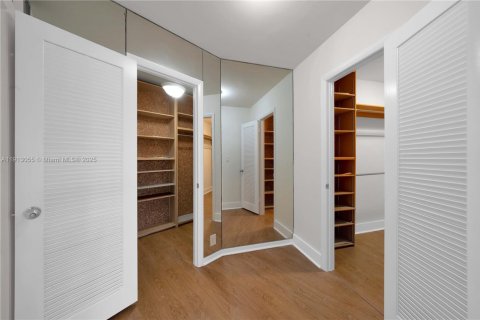 Condominio en alquiler en Key Biscayne, Florida, 2 dormitorios, 165.55 m2 № 1968767 - foto 15